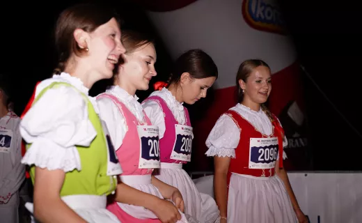 Pobiegli w strojach ludowych po zwycięstwo. Bieg Lachów i Górali rozpoczął 16. Festiwal Biegowy w Piwnicznej - 4